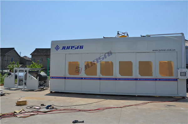 想看吸塑裁切一體機？來駿精賽雅式展！