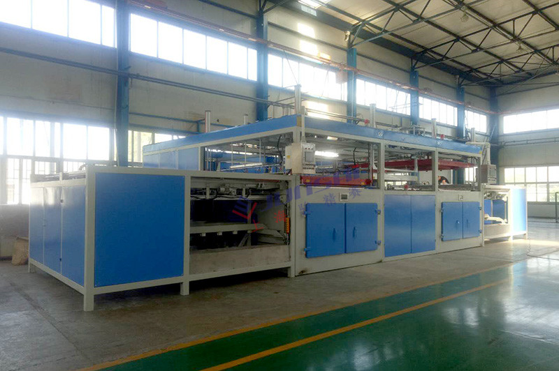 雙頭自動<a href=http://www.ekeke.cn/ target=_blank class=infotextkey>吸塑機</a>.jpg