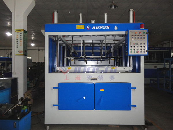 單頭厚片<a href=http://www.ekeke.cn/ target=_blank class=infotextkey>吸塑機</a>1.jpg